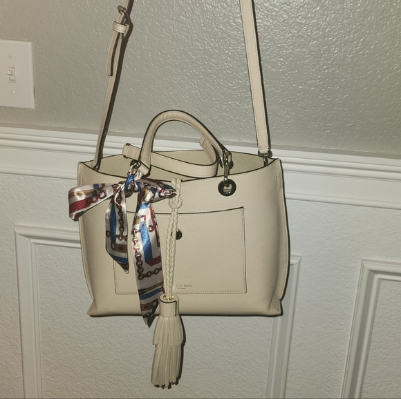 Henri Bendel Worth Avenue medium tote - Picture 1 of 10